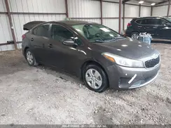 3KPFK4A76HE100498 2017 KIA FORTE