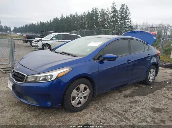 3KPFK4A76HE100890 2017 KIA FORTE - Image 2