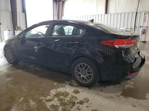 3KPFK4A76HE100940 2017 KIA FORTE - Image 2