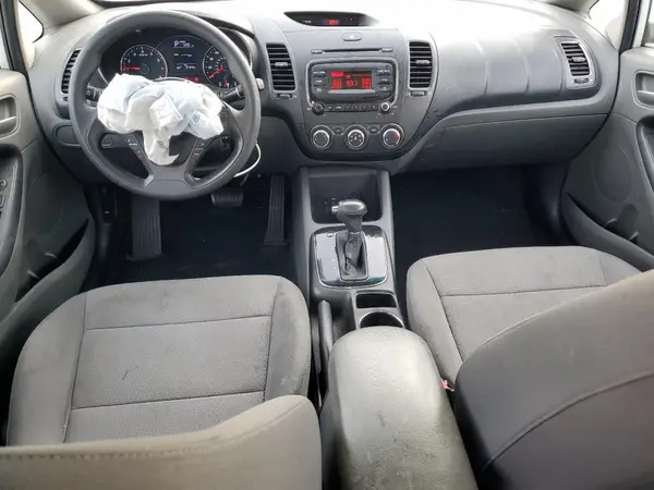 3KPFK4A76HE102252 2017 KIA FORTE - Image 8