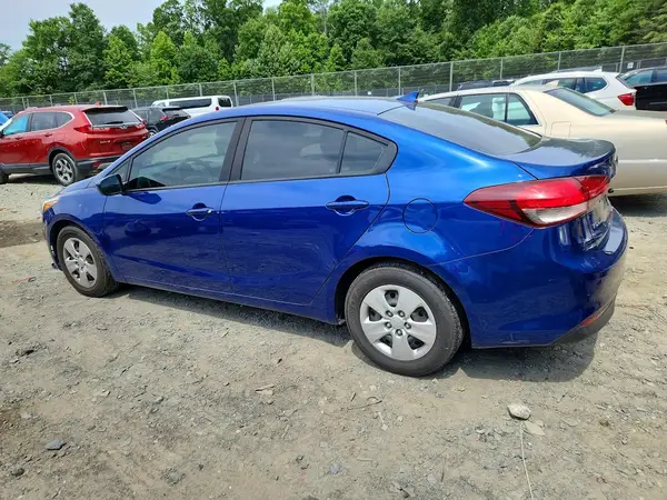 3KPFK4A76HE104390 2017 KIA FORTE - Image 2