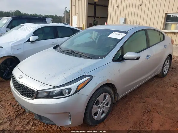 3KPFK4A76HE105071 2017 KIA FORTE - Image 2