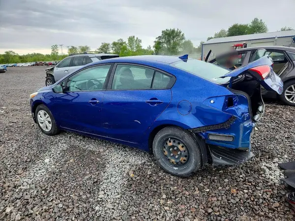 3KPFK4A76HE106429 2017 KIA FORTE - Image 2