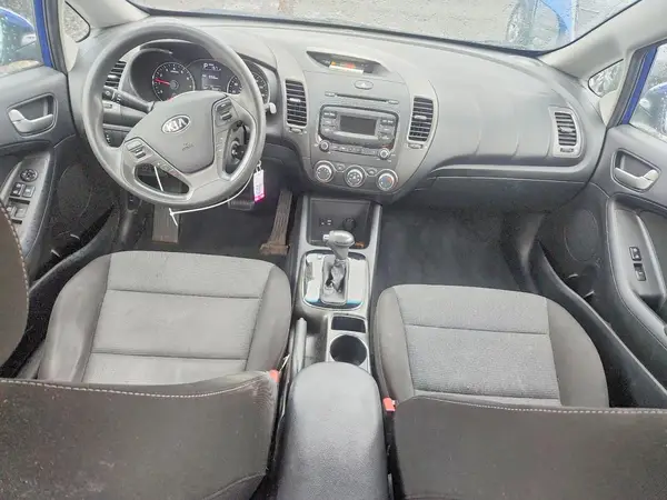 3KPFK4A76HE106429 2017 KIA FORTE - Image 8