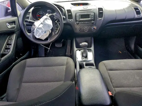 3KPFK4A76HE109539 2017 KIA FORTE - Image 8