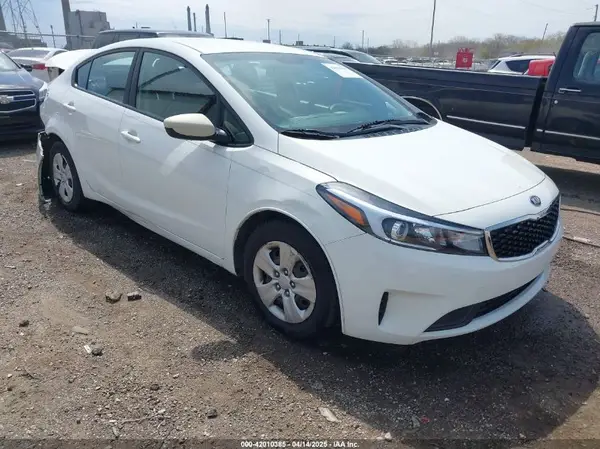3KPFK4A76HE111114 2017 KIA FORTE - Image 1
