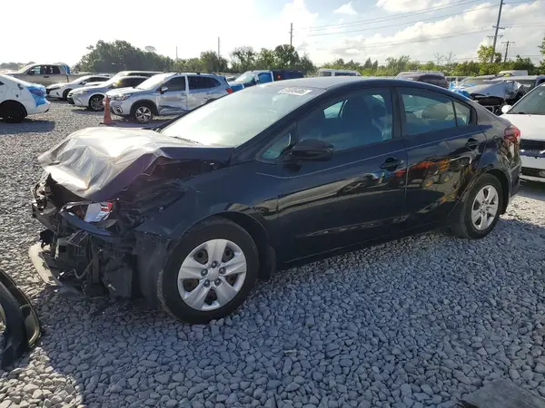 3KPFK4A76HE113171 2017 KIA FORTE - Image 1