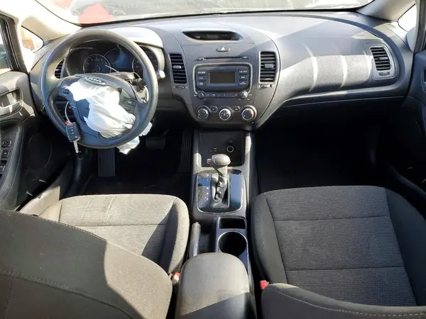 3KPFK4A76HE113171 2017 KIA FORTE - Image 8