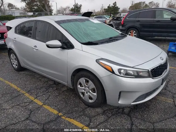 3KPFK4A76HE118273 2017 KIA FORTE - Image 1