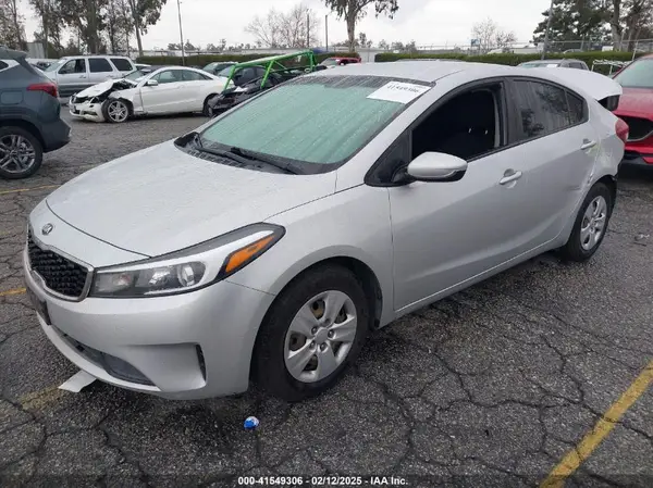 3KPFK4A76HE118273 2017 KIA FORTE - Image 2
