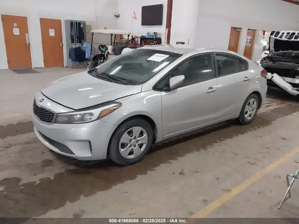 3KPFK4A76HE118421 2017 KIA FORTE - Image 2