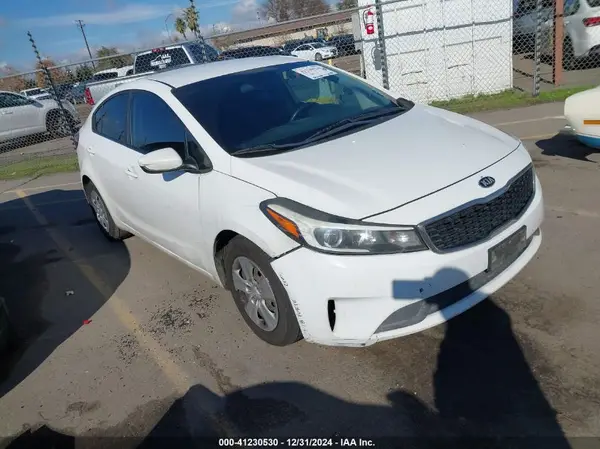 3KPFK4A76HE119326 2017 KIA FORTE - Image 1