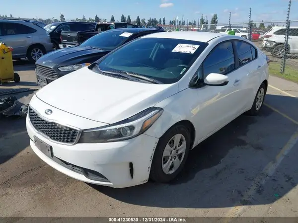 3KPFK4A76HE119326 2017 KIA FORTE - Image 2