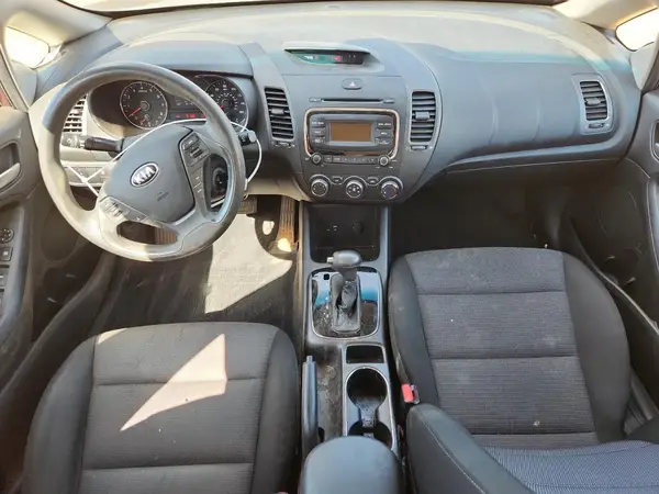 3KPFK4A76HE119763 2017 KIA FORTE - Image 8