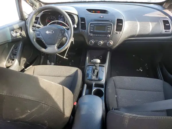3KPFK4A76HE119987 2017 KIA FORTE - Image 8