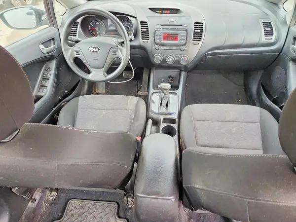 3KPFK4A76HE123666 2017 KIA FORTE - Image 8