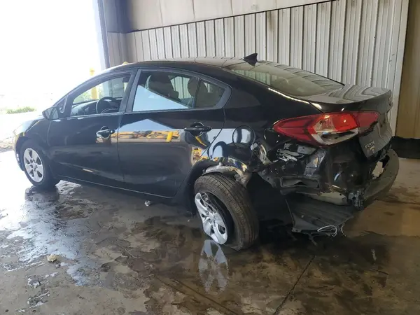 3KPFK4A76HE124218 2017 KIA FORTE - Image 2