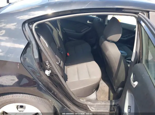 3KPFK4A76HE125532 2017 KIA FORTE - Image 8