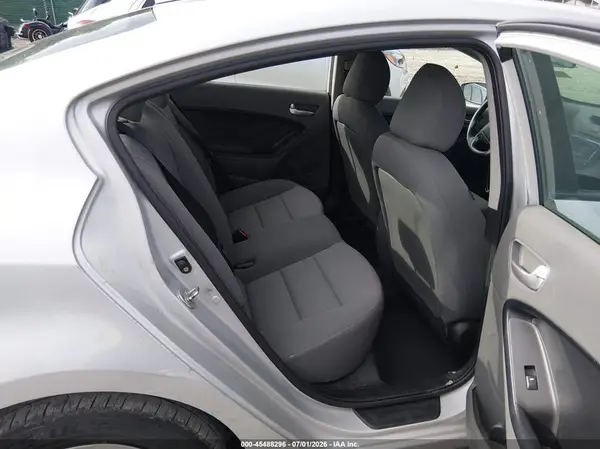 3KPFK4A76HE127149 2017 KIA FORTE - Image 8