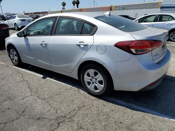 3KPFK4A76HE128723 2017 KIA FORTE - Image 2