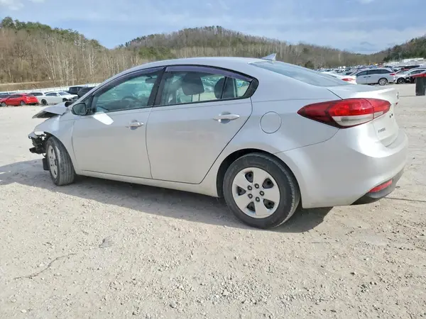 3KPFK4A76HE129175 2017 KIA FORTE - Image 2