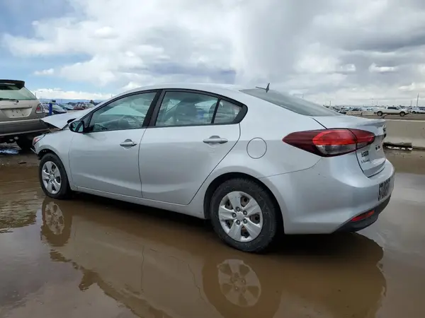 3KPFK4A76HE129824 2017 KIA FORTE - Image 2