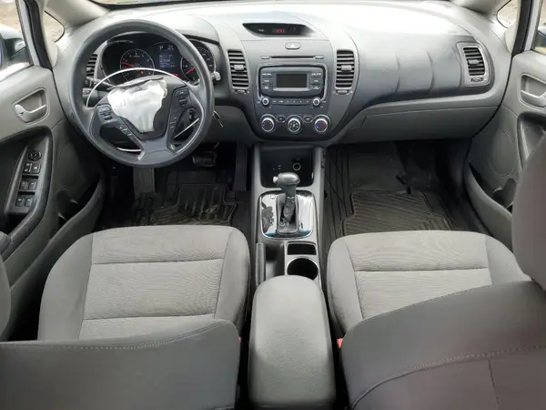 3KPFK4A76HE129824 2017 KIA FORTE - Image 8