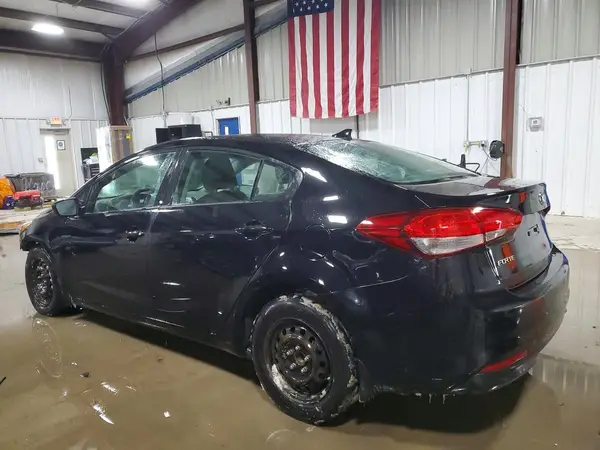 3KPFK4A76HE130830 2017 KIA FORTE - Image 2
