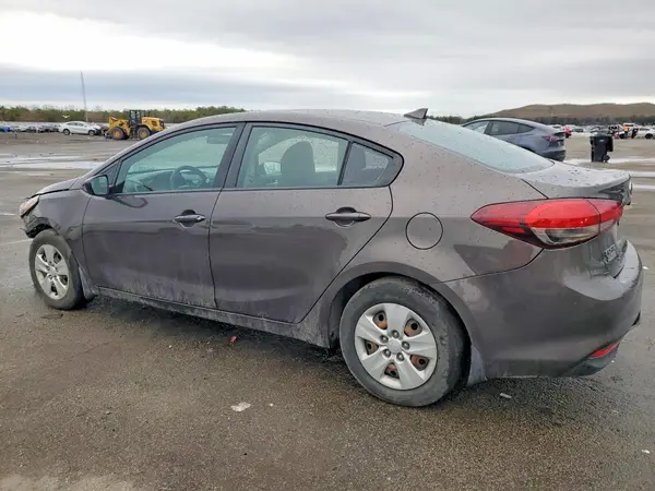 3KPFK4A76HE131640 2017 KIA FORTE - Image 2