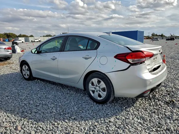 3KPFK4A76HE131721 2017 KIA FORTE - Image 2