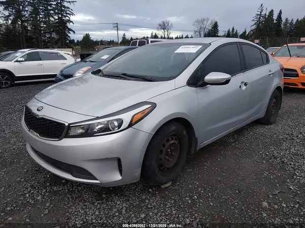 3KPFK4A76HE133288 2017 KIA FORTE - Image 2