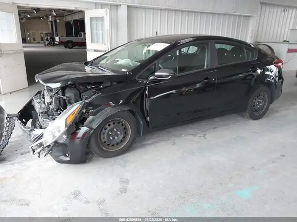 3KPFK4A76HE135316 2017 KIA FORTE - Image 2
