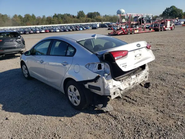 3KPFK4A76HE137633 2017 KIA FORTE - Image 2