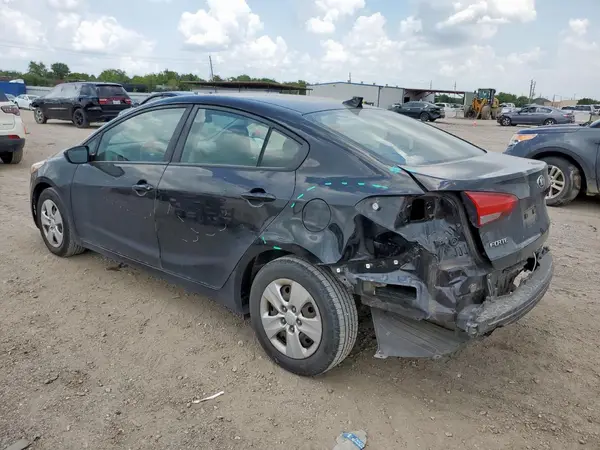3KPFK4A76HE137860 2017 KIA FORTE - Image 2