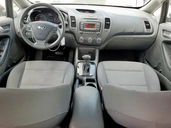 3KPFK4A76HE137860 2017 KIA FORTE - Image 8