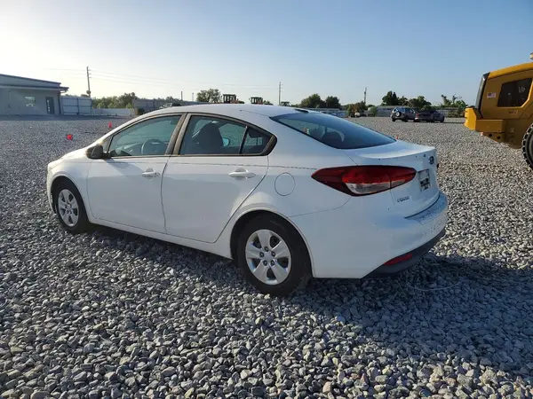 3KPFK4A76HE138782 2017 KIA FORTE - Image 2