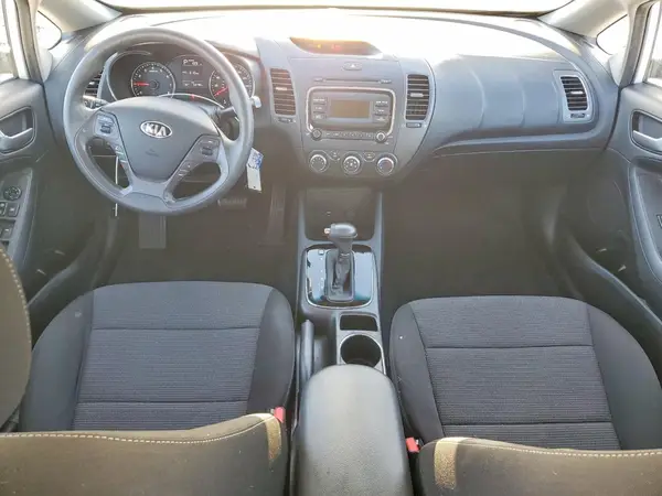 3KPFK4A76HE138782 2017 KIA FORTE - Image 8