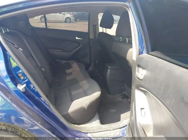 3KPFK4A76HE138863 2017 KIA FORTE - Image 8