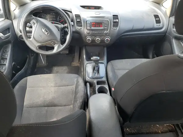 3KPFK4A76HE139656 2017 KIA FORTE - Image 8