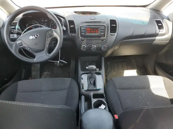 3KPFK4A76HE140256 2017 KIA FORTE - Image 8