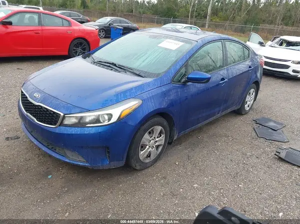 3KPFK4A76HE141326 2017 KIA FORTE - Image 2