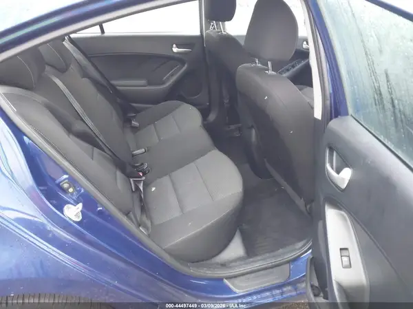 3KPFK4A76HE141326 2017 KIA FORTE - Image 8