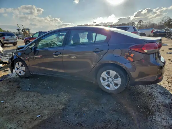3KPFK4A76HE141438 2017 KIA FORTE - Image 2