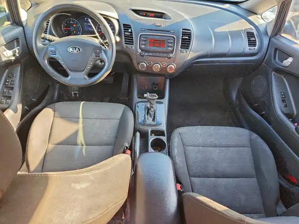 3KPFK4A76HE141438 2017 KIA FORTE - Image 8