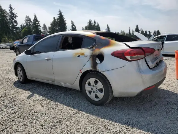 3KPFK4A76HE141746 2017 KIA FORTE - Image 2