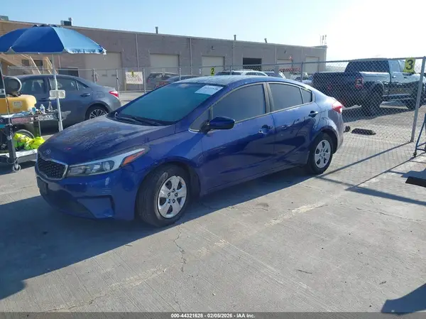 3KPFK4A76HE142654 2017 KIA FORTE - Image 2