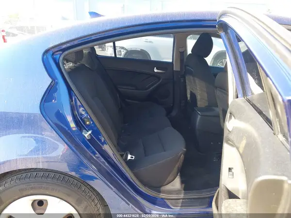 3KPFK4A76HE142654 2017 KIA FORTE - Image 8