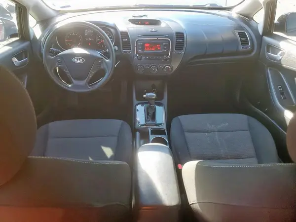 3KPFK4A76HE142766 2017 KIA FORTE - Image 8