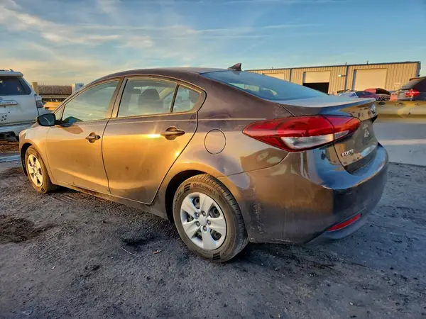 3KPFK4A76HE148809 2017 KIA FORTE - Image 2