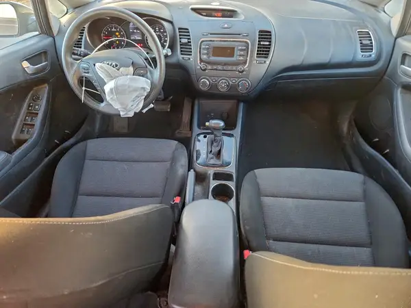 3KPFK4A76HE148809 2017 KIA FORTE - Image 8